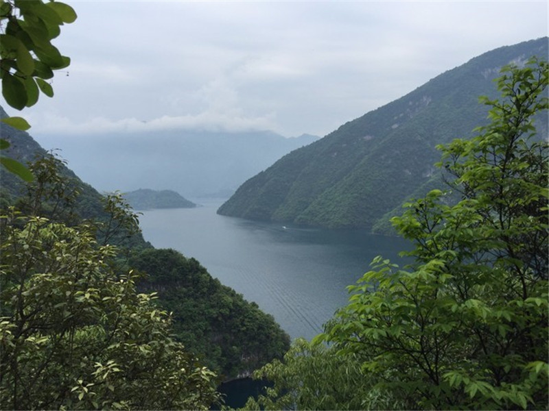 建始石门河