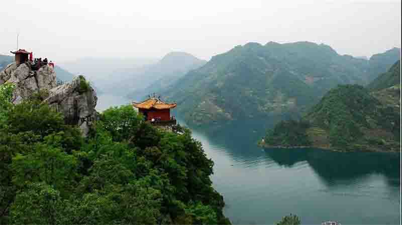 清江闯滩